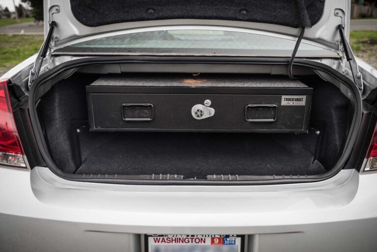 Do People Install Safes In Their Car Trunk To Put Their Laptops In