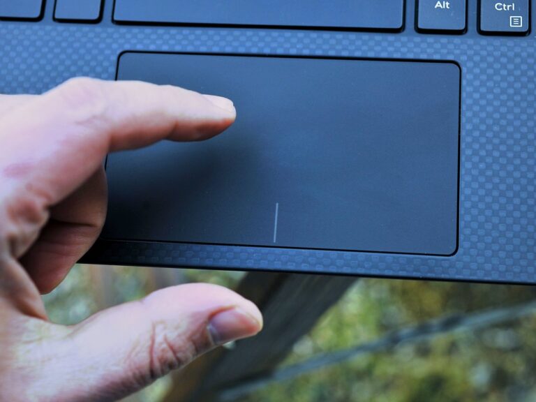 Dell Laptop With Trackpoint